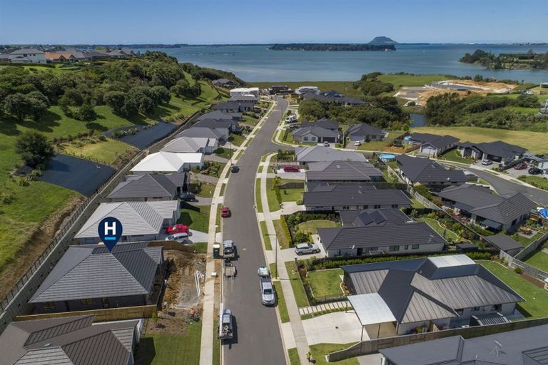 Photo of property in 23 Lakeside Terrace, Omokoroa, 3114