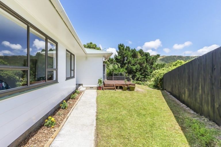 Photo of property in 24 John Witton Drive, Crofton Downs, Wellington, 6035