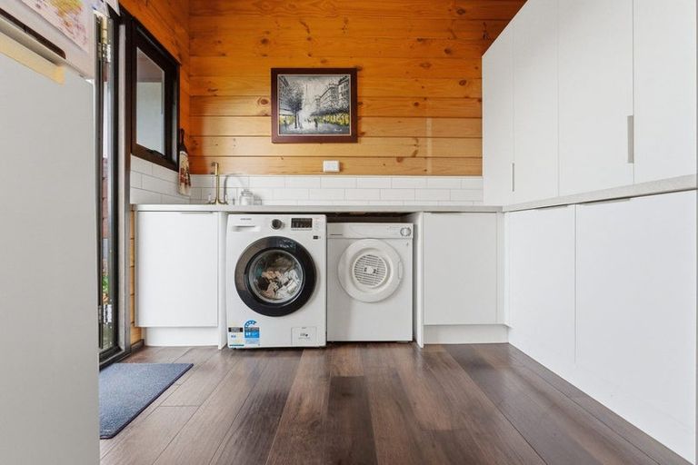 Photo of property in 10a Virginia Place, Whalers Gate, New Plymouth, 4310