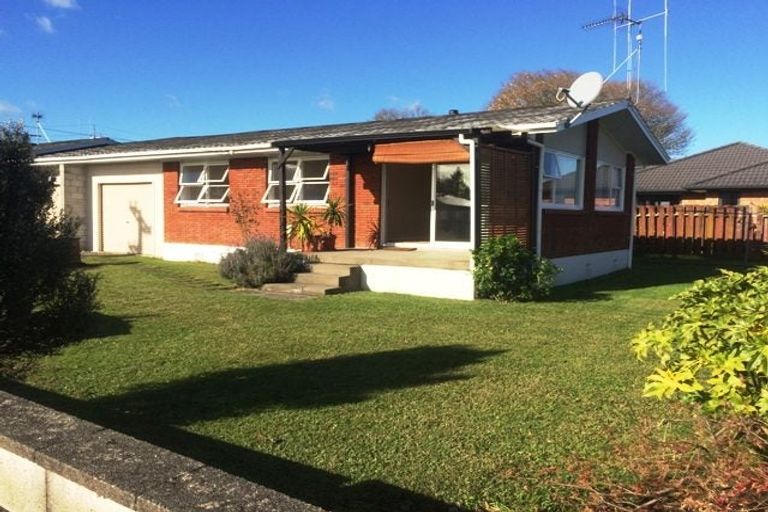 Photo of property in 1 Cotton Street, St Andrews, Hamilton, 3200