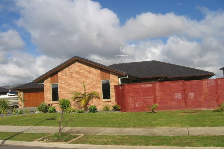 Photo of property in 5 Mordane Place, Flat Bush, Auckland, 2016