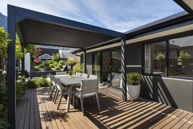 Photo of property in 13 Howden Drive, Jacks Point, 9371