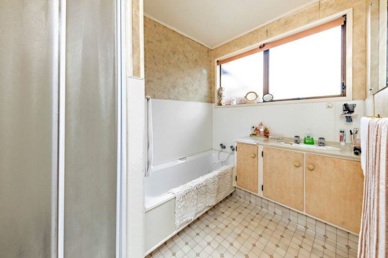 Photo of property in 440 Porchester Road, Randwick Park, Auckland, 2105