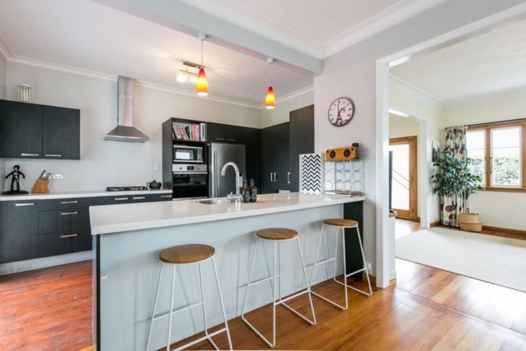 Photo of property in 1111a Heretaunga Street East, Parkvale, Hastings, 4122