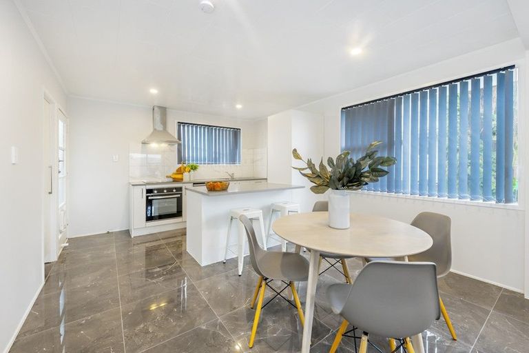 Photo of property in 11 Othello Drive, Clover Park, Auckland, 2023