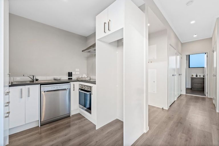 Photo of property in 3/20 Kerewhenua Crescent, Hobsonville, 0616