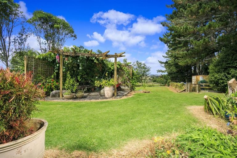 Photo of property in 6 Nandina Lane, Pukekohe, 2120