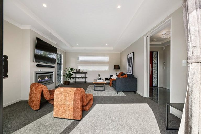 Photo of property in 16 Dollar Place, Prebbleton, 7604