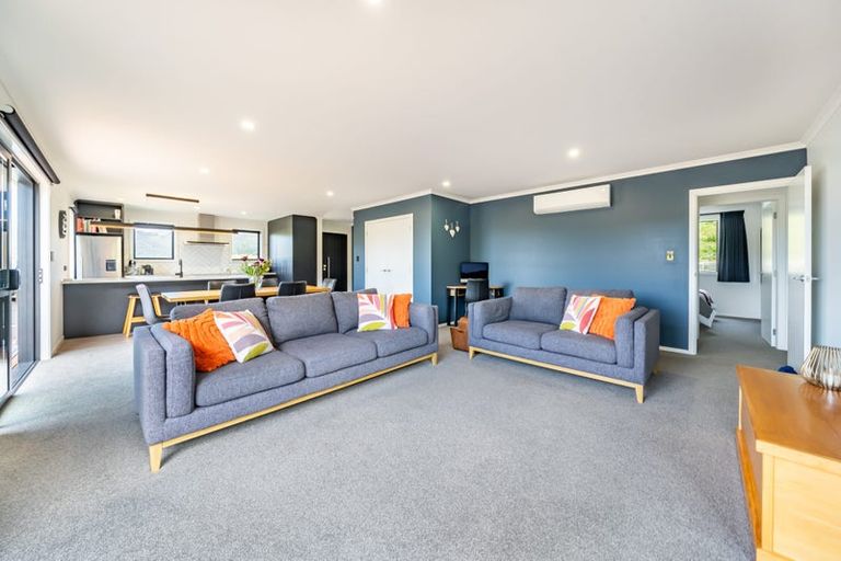 Photo of property in 7 Margaret Mahy Drive, Blue Mountains, Upper Hutt, 5371