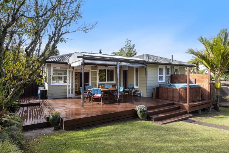 Photo of property in 46 Normanton Street, Glenfield, Auckland, 0629