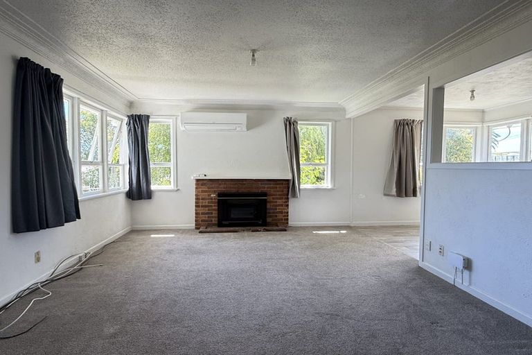 Photo of property in 13 Valdale Road, Henderson, Auckland, 0610