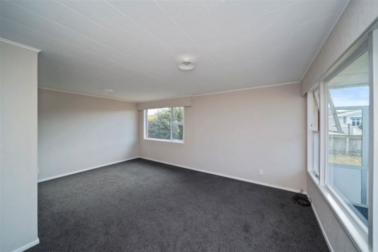 Photo of property in 14 Caledonia Street, Hawera, 4610