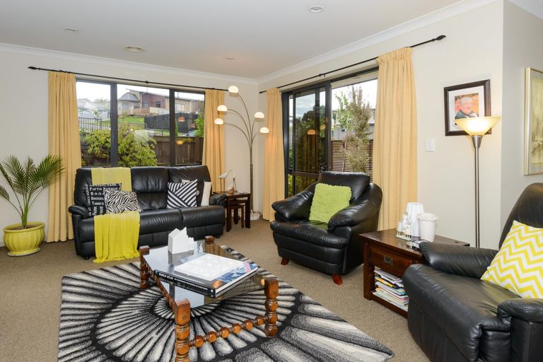 Photo of property in 12 Tennyson Avenue, Kelvin Grove, Palmerston North, 4414