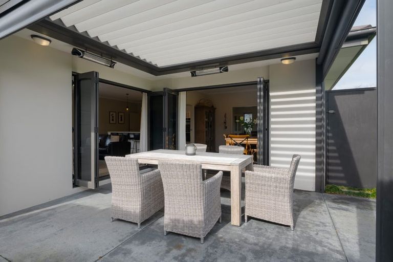 Photo of property in 52 Wiltshire Drive, Huntington, Hamilton, 3210