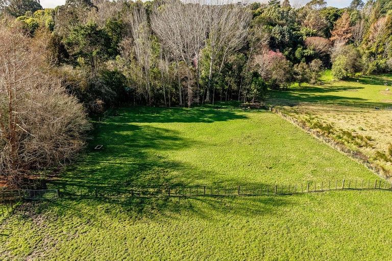Photo of property in 2 Sunglo Terrace, Otaki, 5512