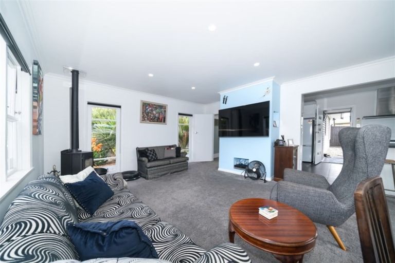 Photo of property in 27 Stirling Crescent, Hokowhitu, Palmerston North, 4410