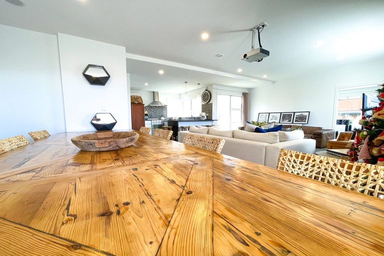 Photo of property in 129 Endeavour Drive, Whitby, Porirua, 5024