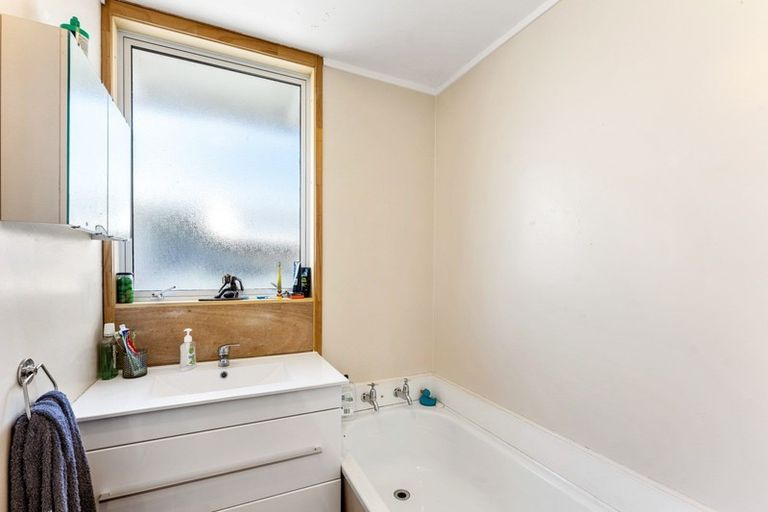 Photo of property in 18 Shakespeare Avenue, Trentham, Upper Hutt, 5018