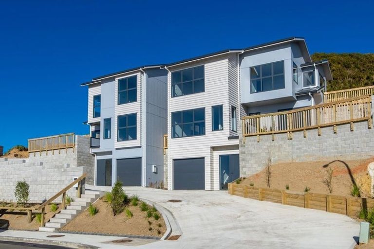 Photo of property in 9 Comber Place, Johnsonville, Wellington, 6037