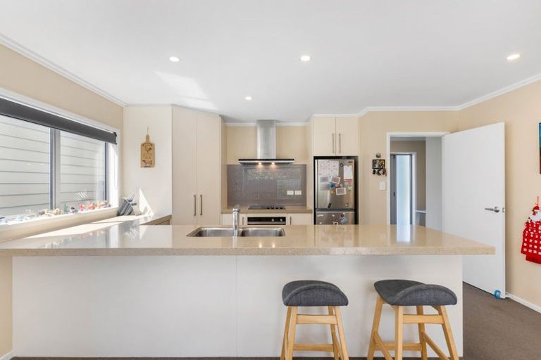 Photo of property in 1 Chalfont Road, Silverstream, Upper Hutt, 5019