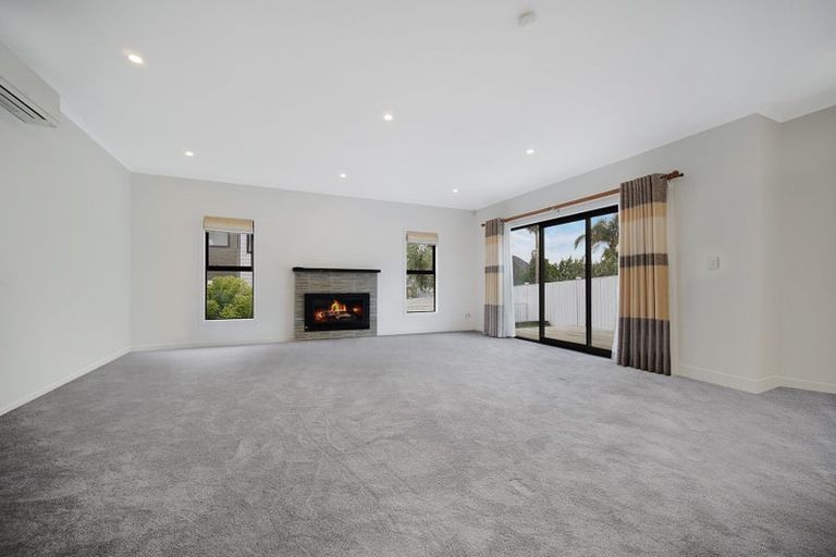 Photo of property in 5 Awakirihi Close, Shamrock Park, Auckland, 2016