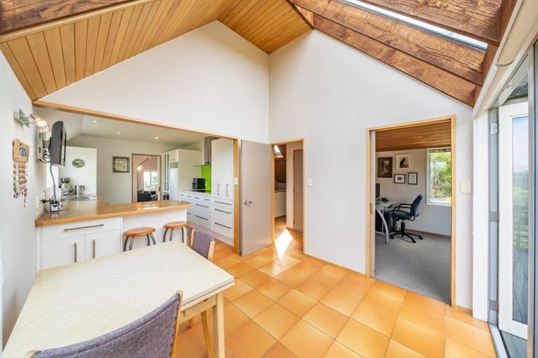 Photo of property in 1 Roys Road, Plimmerton, Porirua, 5026