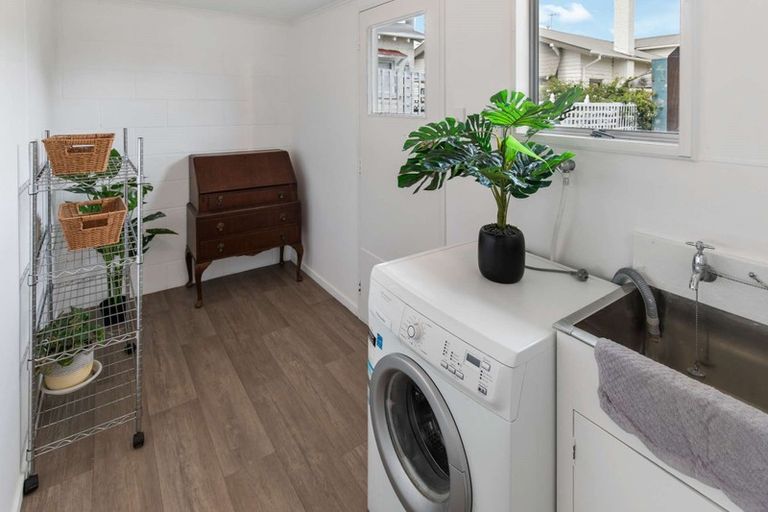 Photo of property in 10 Phillip Street, Terrace End, Palmerston North, 4410