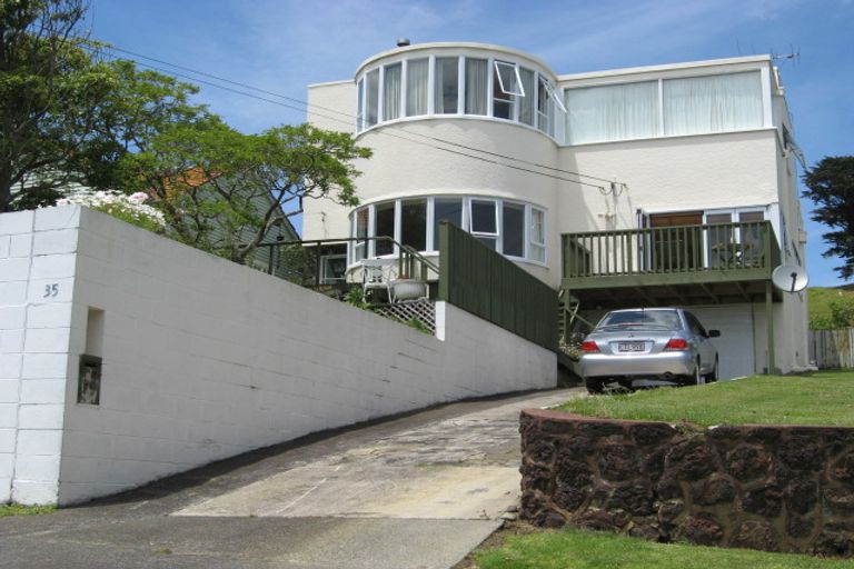 Photo of property in 35 Taylor Road, Mangere Bridge, Auckland, 2022