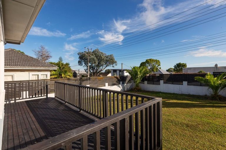 Photo of property in 4040 Great North Road, Glen Eden, Auckland, 0602
