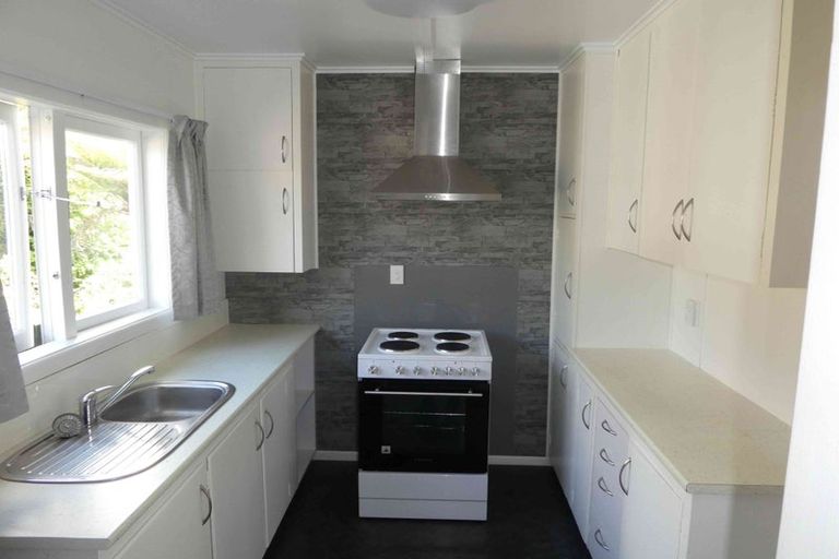 Photo of property in 59 Kaurilands Road, Titirangi, Auckland, 0604