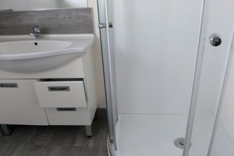 Photo of property in 4/41 Greenslade Crescent, Northcote, Auckland, 0627