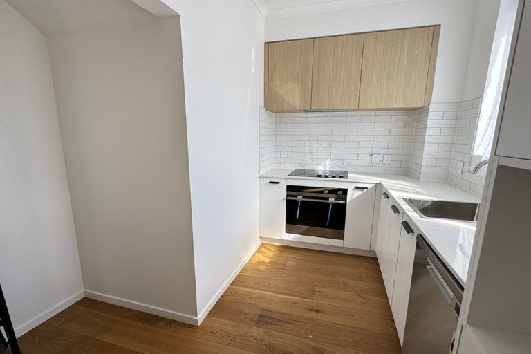 Photo of property in 15 Mahalo Avenue, Wiri, Auckland, 2104