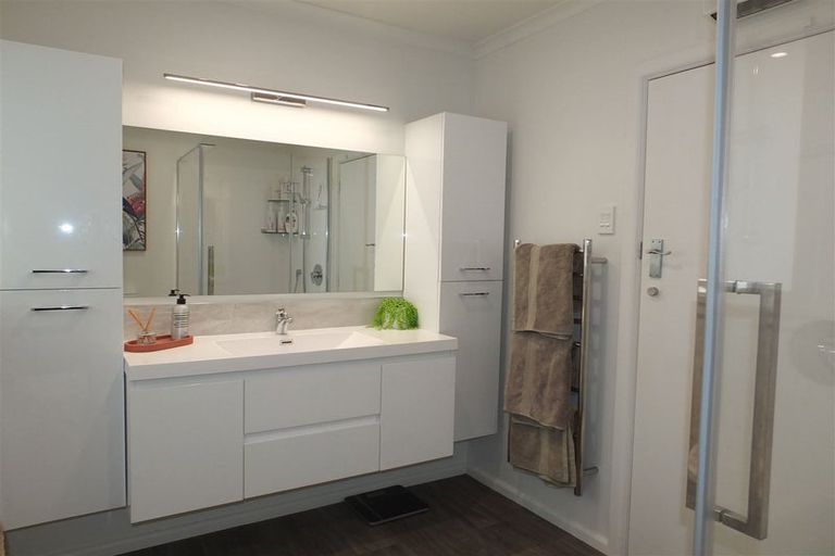 Photo of property in 36 Avenue Road, West End, Timaru, 7910