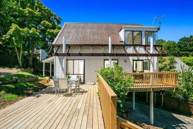 Photo of property in 2/74 Brigantine Drive, Beach Haven, Auckland, 0626