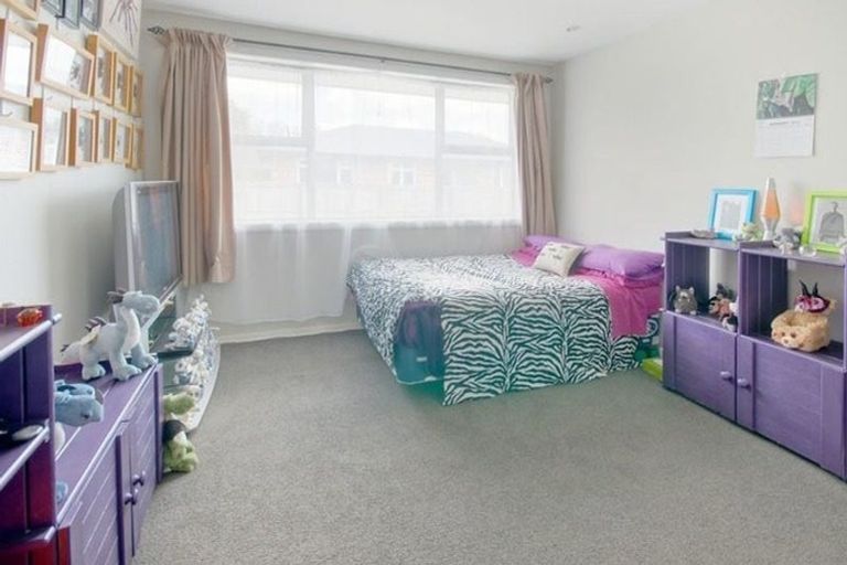 Photo of property in 1/57 Mcfaddens Road, St Albans, Christchurch, 8052