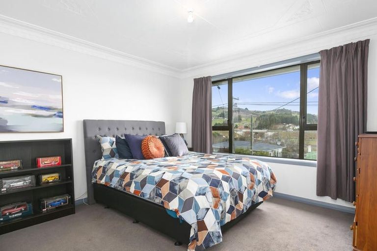 Photo of property in 15 Waldron Crescent, Green Island, Dunedin, 9018