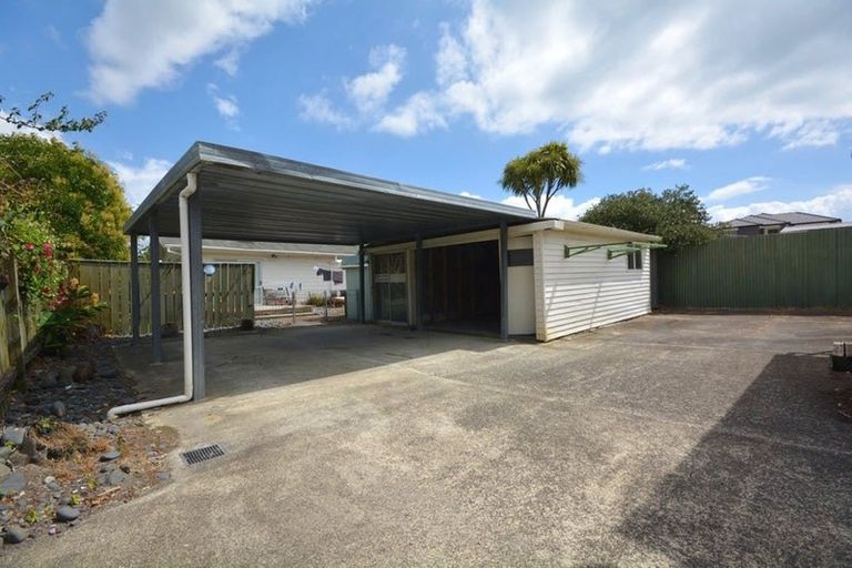 Photo of property in 9 Greers Road, Weymouth, Auckland, 2103