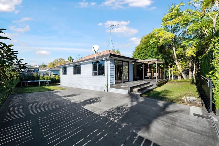 Photo of property in 174 Solar Road, Glen Eden, Auckland, 0602