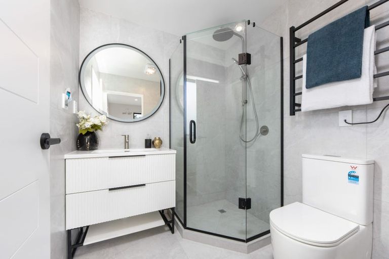 Photo of property in 3a Pendlebury Street, Green Bay, Auckland, 0604