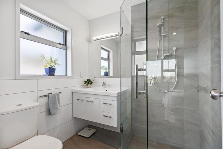 Photo of property in 11 Coach Drive, Otumoetai, Tauranga, 3110