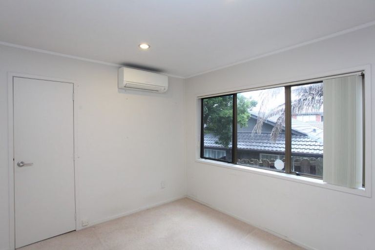 Photo of property in 11 Palmyra Way, Half Moon Bay, Auckland, 2012