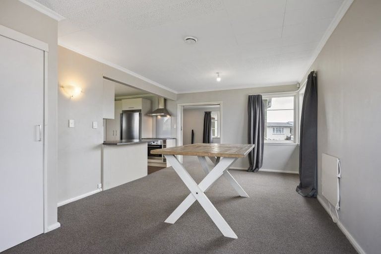 Photo of property in 2 Glasgow Street, Takaro, Palmerston North, 4412