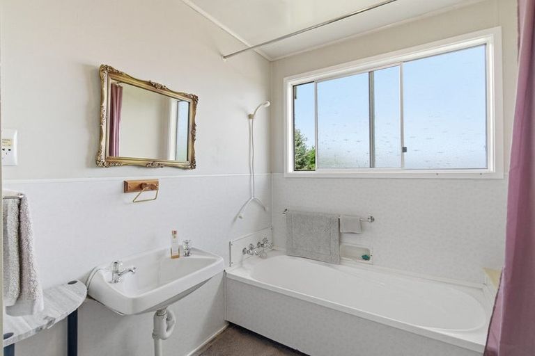 Photo of property in 28 Newcastle Street, Riversdale, 9776