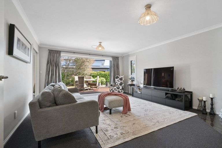Photo of property in 25 Trump Place, Kelvin Grove, Palmerston North, 4414