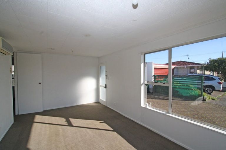 Photo of property in 2/47 South Road, Blagdon, New Plymouth, 4310