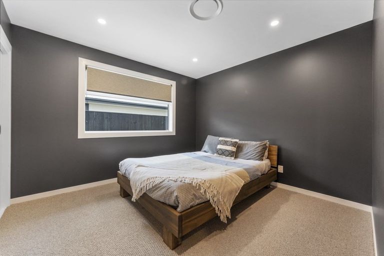 Photo of property in 16 Ivy Lane, Kelvin Grove, Palmerston North, 4414