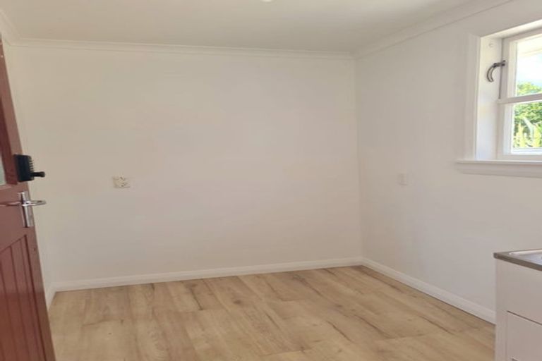 Photo of property in 16 Avon Terrace, Roslyn, Palmerston North, 4414