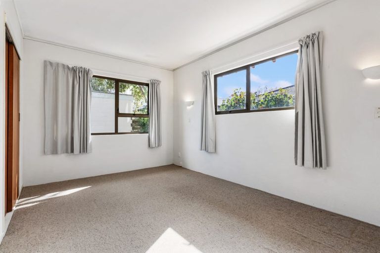 Photo of property in 2/146 Queen Street, Pukekohe, 2120