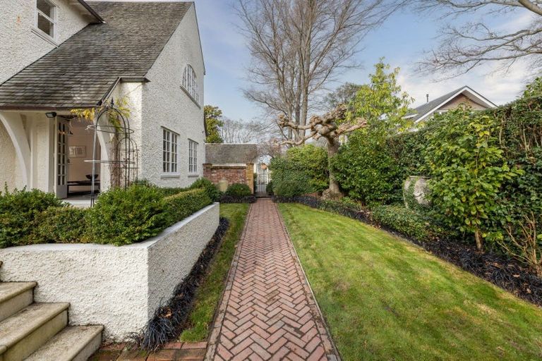 Photo of property in 43 Holmwood Road, Merivale, Christchurch, 8014