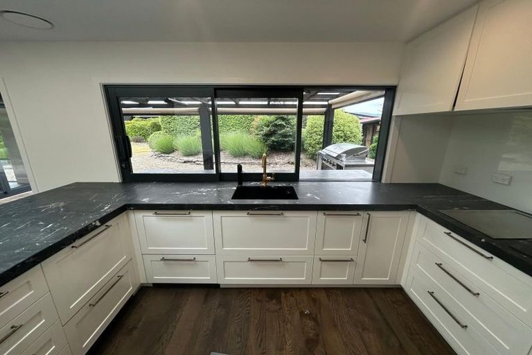 Photo of property in 11 Old Racecourse Road, Albert Town, Wanaka, 9305